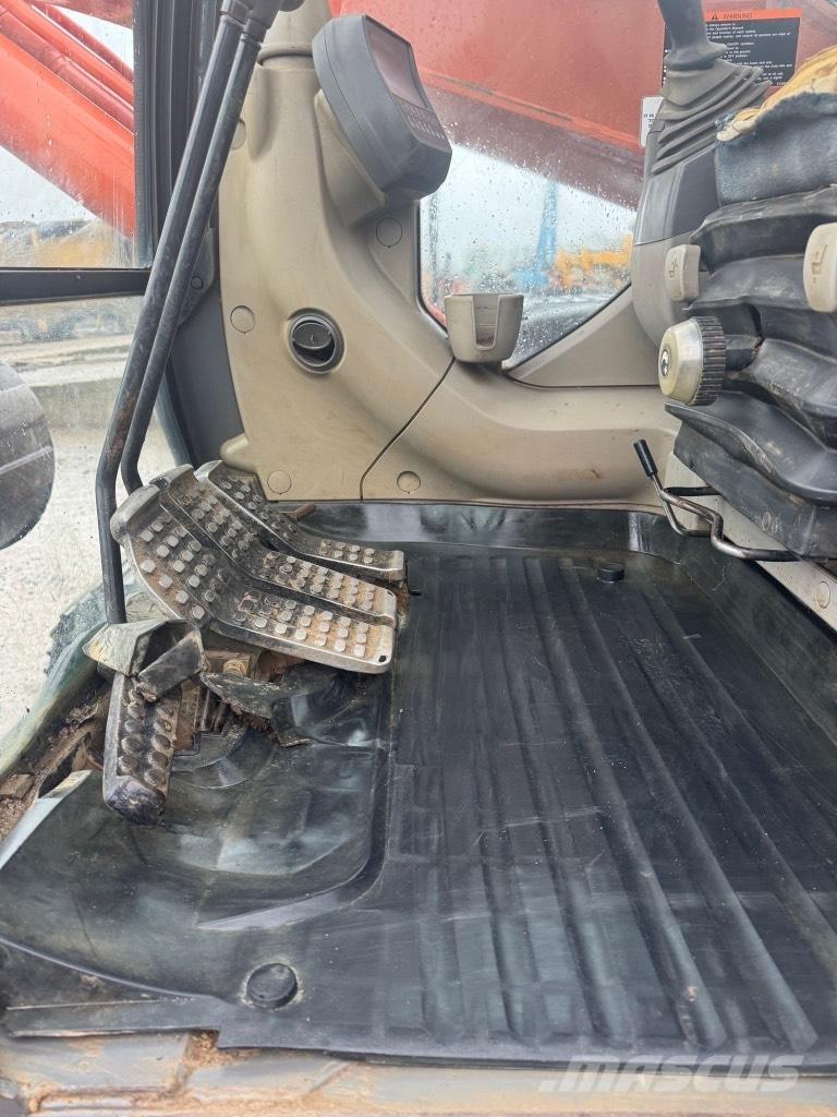 Hitachi zx210 Kāpurķēžu ekskavatori