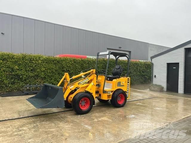Kubota R 090 Iekrāvēji uz riteņiem