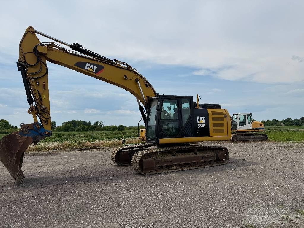 CAT 323 F L Kāpurķēžu ekskavatori