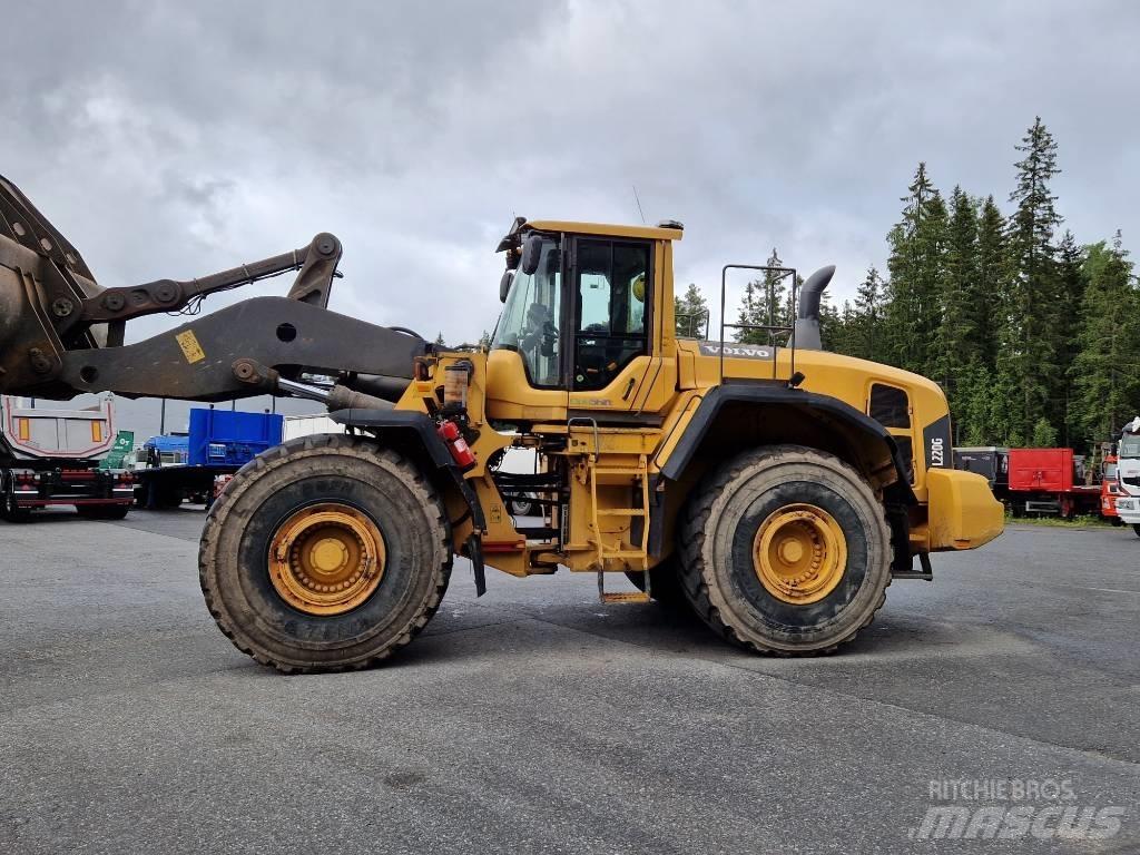 Volvo L 220 G Iekrāvēji uz riteņiem