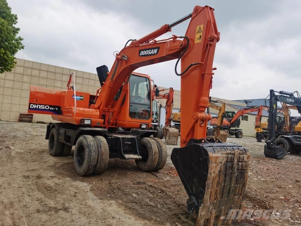 Doosan DH 150 W-7 Ekskavatori uz riteņiem