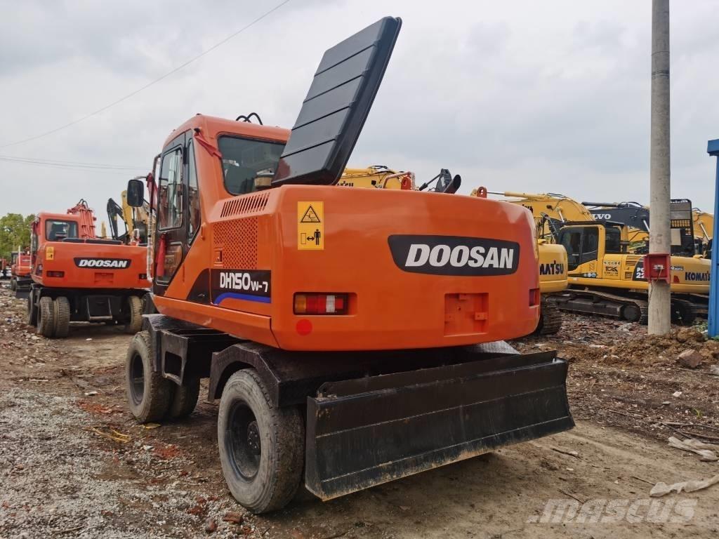 Doosan DH 150 W-7 Ekskavatori uz riteņiem