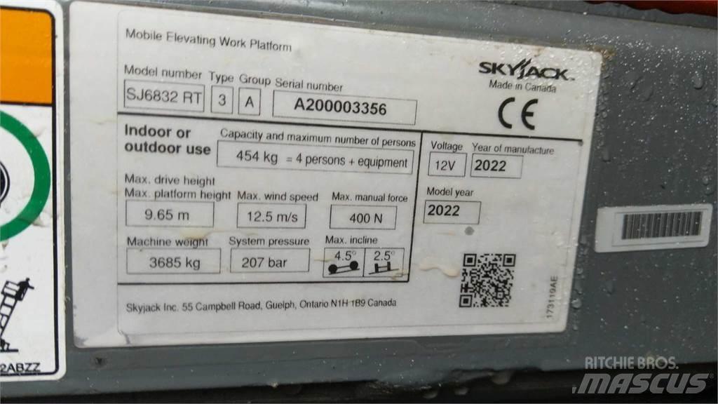 SkyJack 6832RT Šķerveida pacēlāji