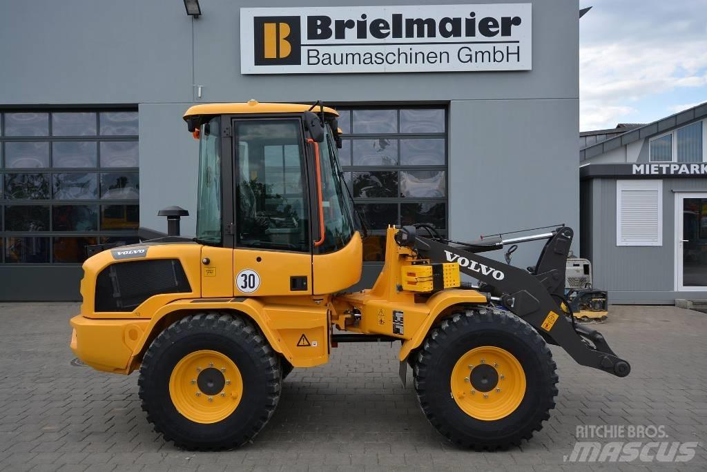 Volvo L30HS Iekrāvēji uz riteņiem