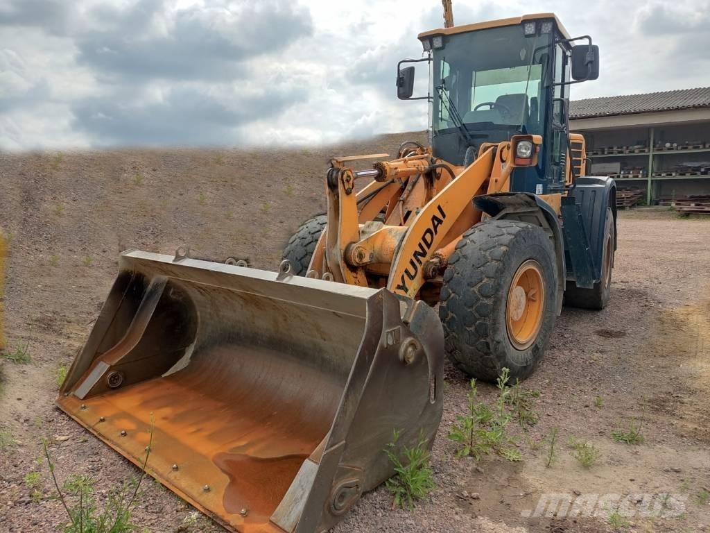 Hyundai 730-9A Iekrāvēji uz riteņiem