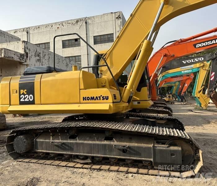 Komatsu PC 220 Kāpurķēžu ekskavatori