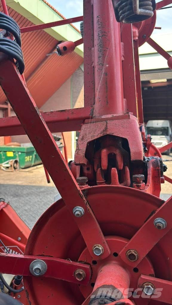 Kuhn GF 6401 M H Grābekļi un siena ārdītāji