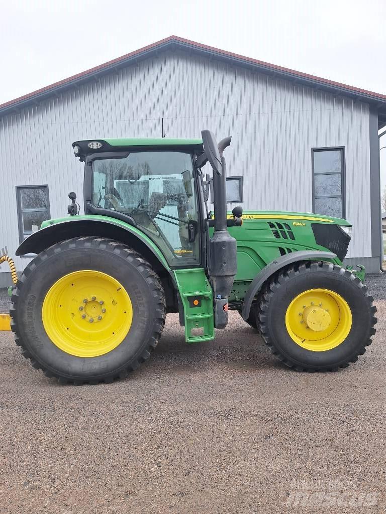 John Deere 6155R Traktori
