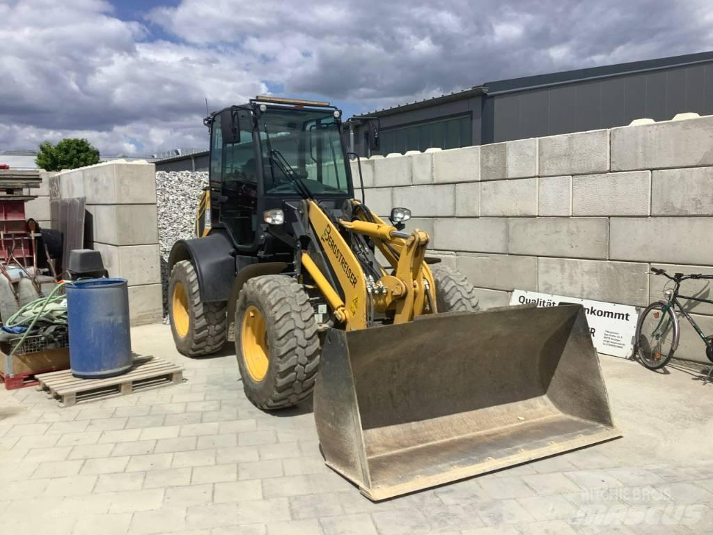 Komatsu WA100M-8 Iekrāvēji uz riteņiem