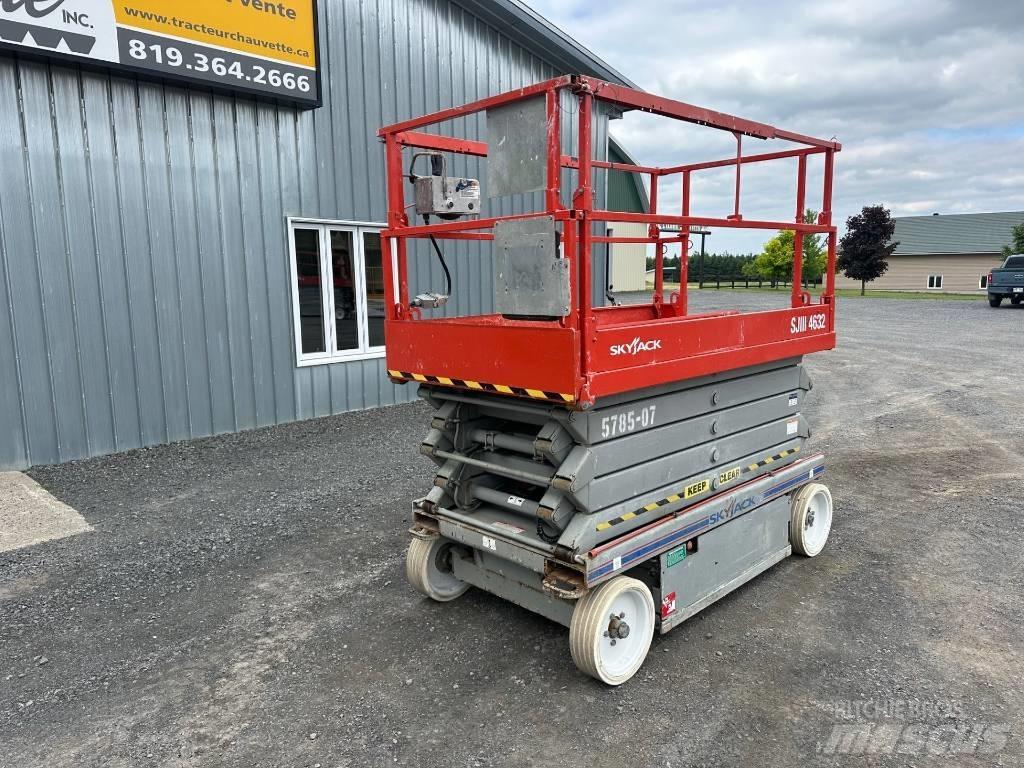 SkyJack SJ 4632 Šķerveida pacēlāji