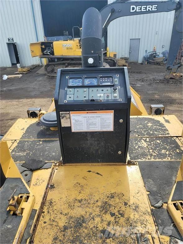 CAT AP-655C Asfalta klājēji