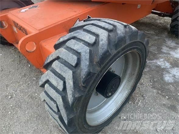 JLG 600AJ Strēles pacēlāji