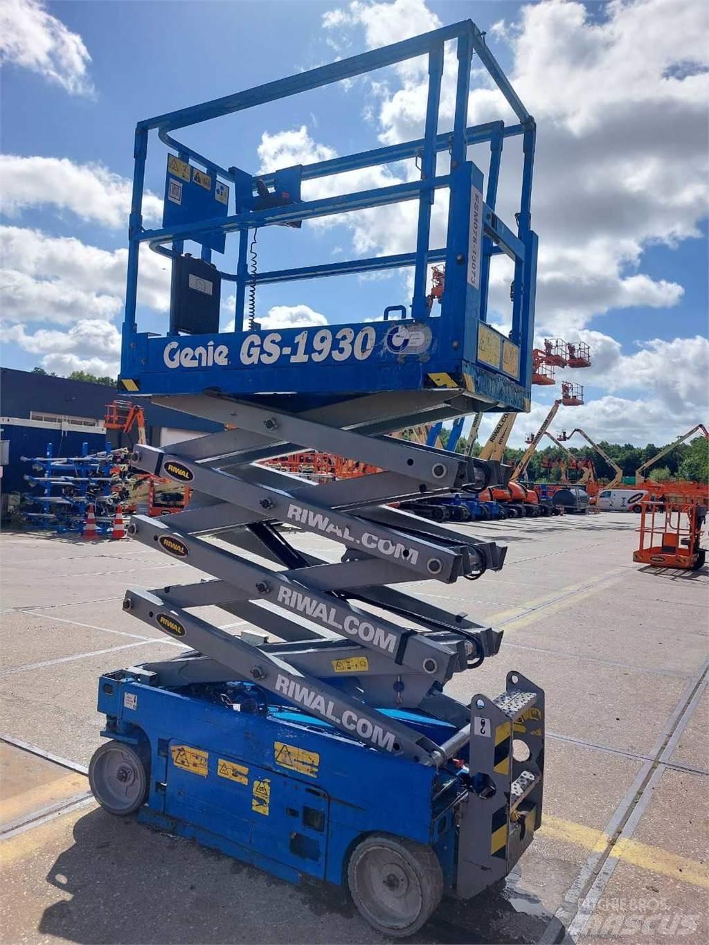 Genie GS1930 Šķerveida pacēlāji