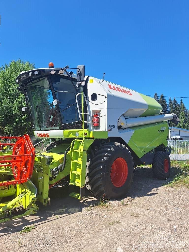 CLAAS 430 Tucano Ražas novākšanas kombaini