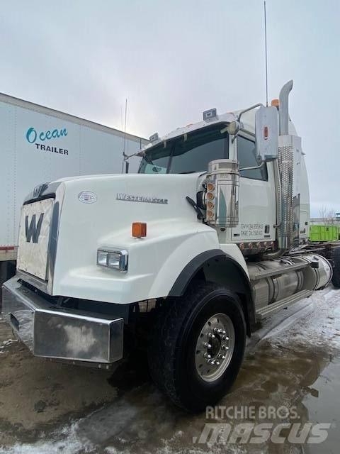Western Star 4900SB Vilcēji