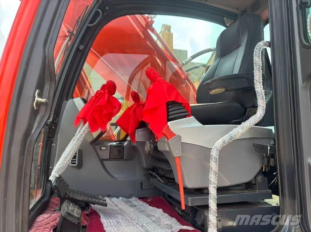 Doosan 225 LC Kāpurķēžu ekskavatori