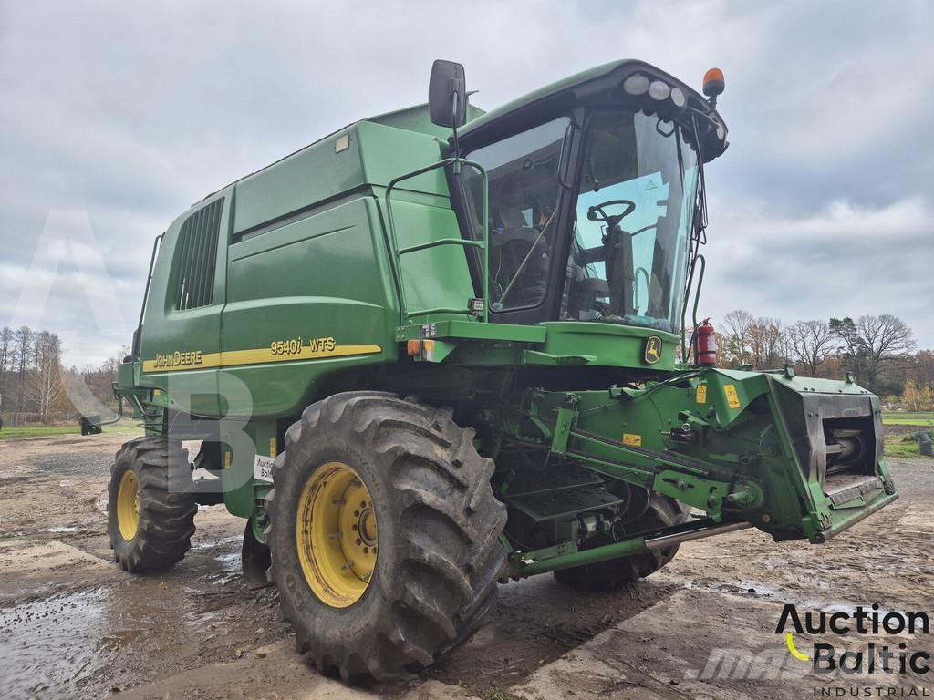 John Deere 9540 Ražas novākšanas kombaini