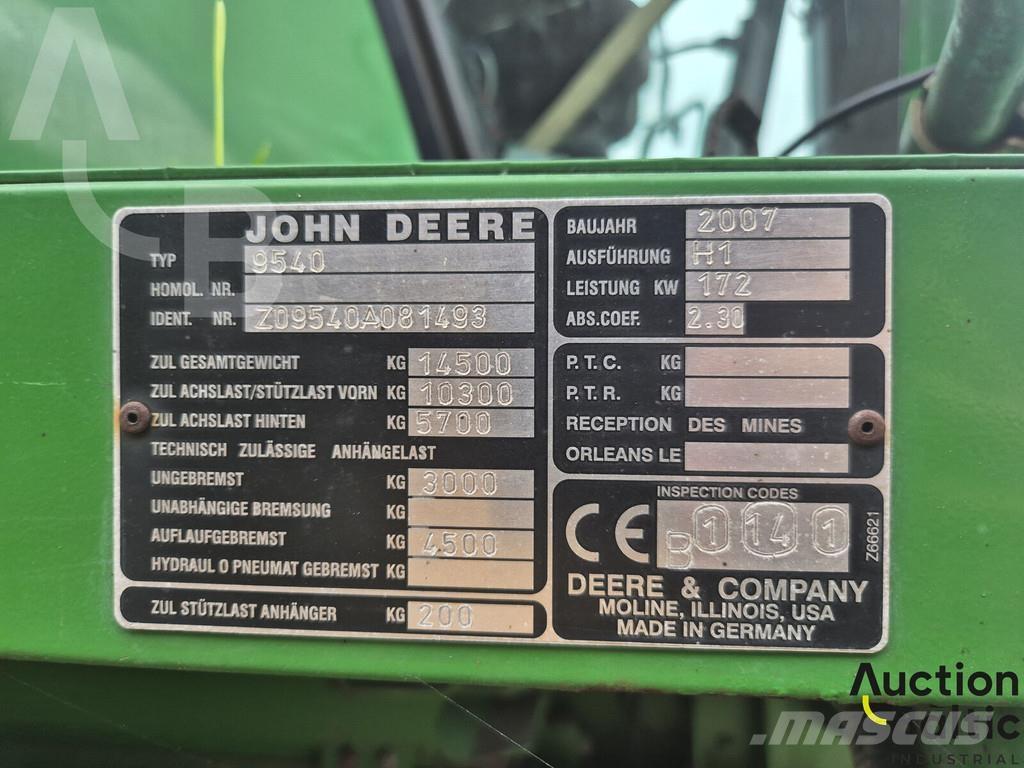 John Deere 9540 Ražas novākšanas kombaini