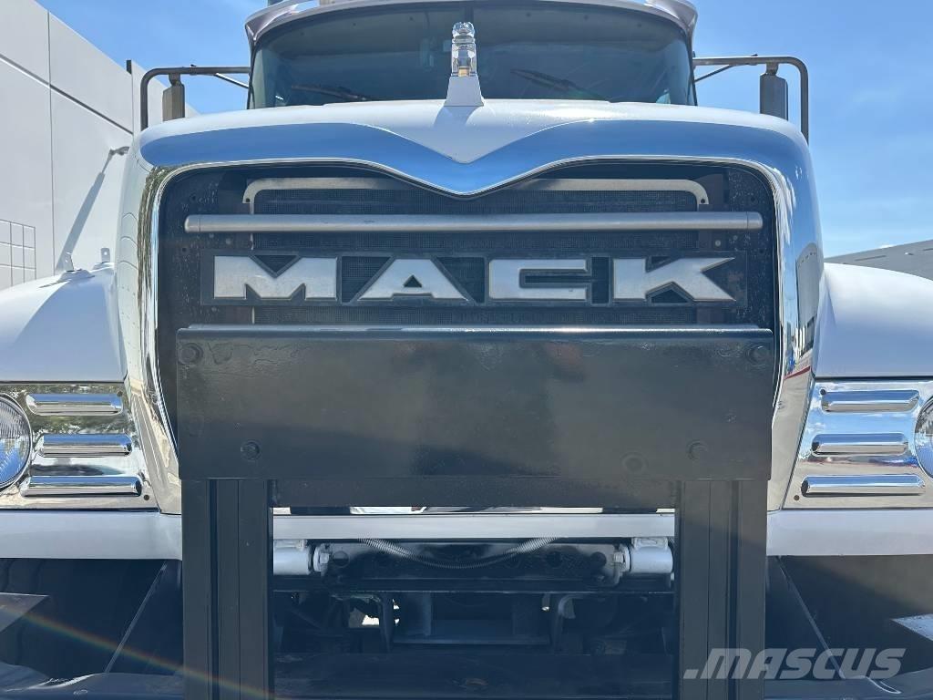 Mack CV 713 Kabeļu pacēlājs nomontējamām kravas mašīnām
