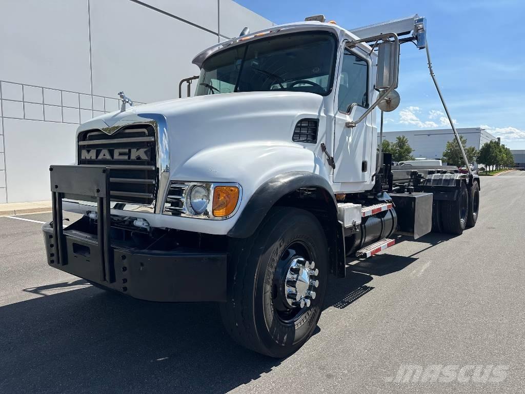 Mack CV 713 Kabeļu pacēlājs nomontējamām kravas mašīnām