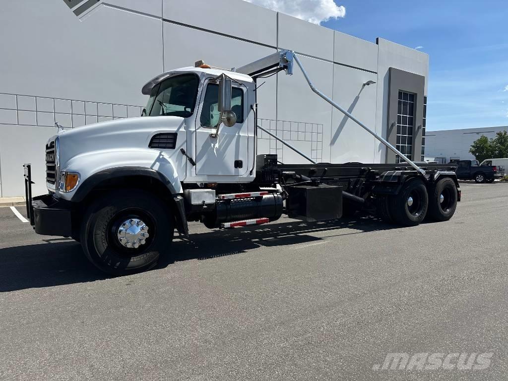 Mack CV 713 Kabeļu pacēlājs nomontējamām kravas mašīnām