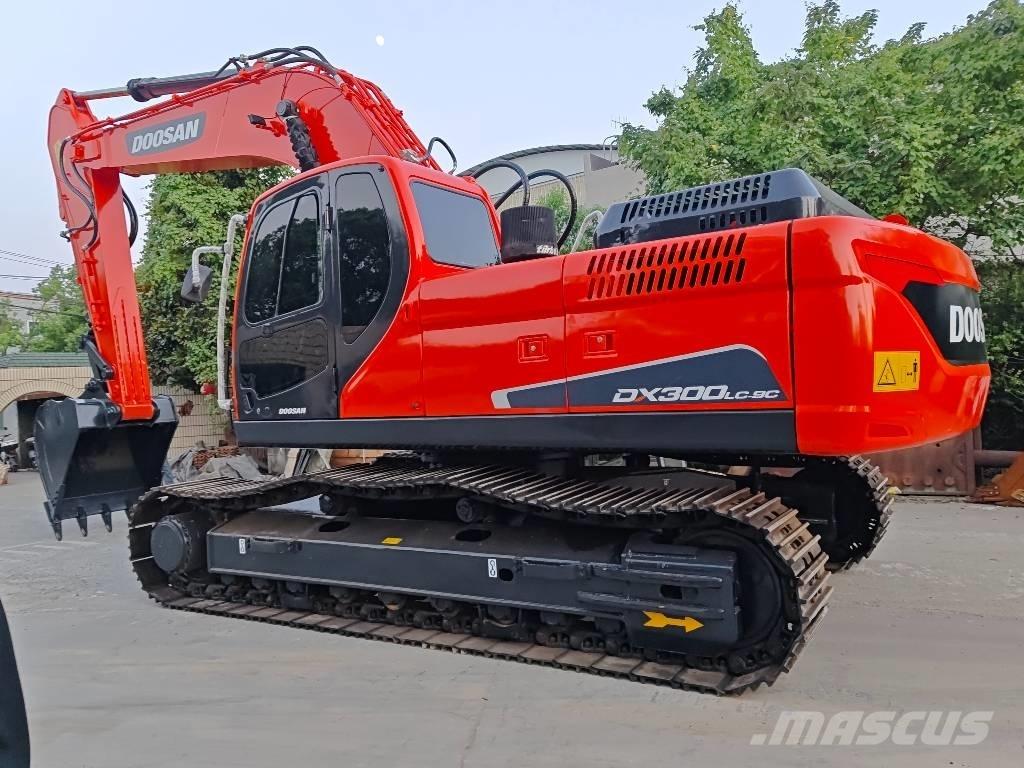 Doosan DX300LC-9C Kāpurķēžu ekskavatori