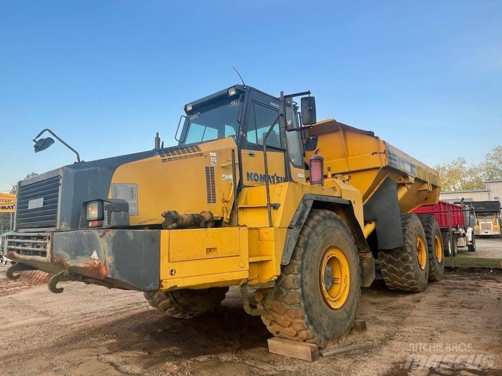 Komatsu HM 400-2 Artikulētie pašizgāzēji