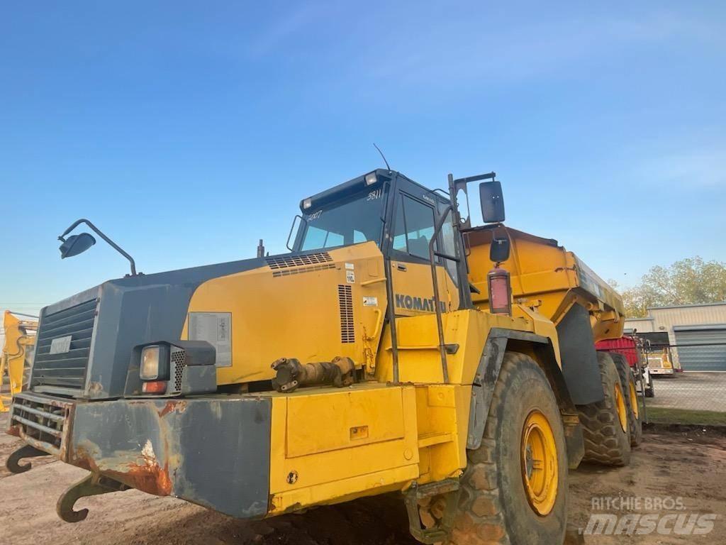 Komatsu HM 400-2 Artikulētie pašizgāzēji