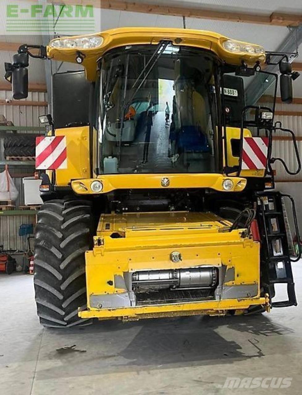 New Holland cr8080 Ražas novākšanas kombaini