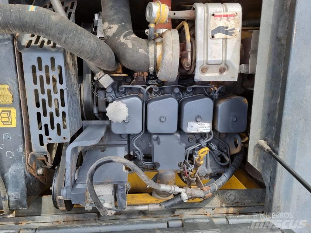 Komatsu PW 130-7K Ekskavatori uz riteņiem