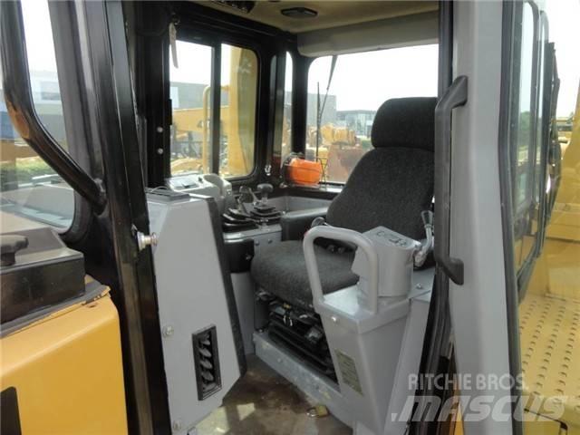 CAT D 8 R Kāpurķēžu buldozeri