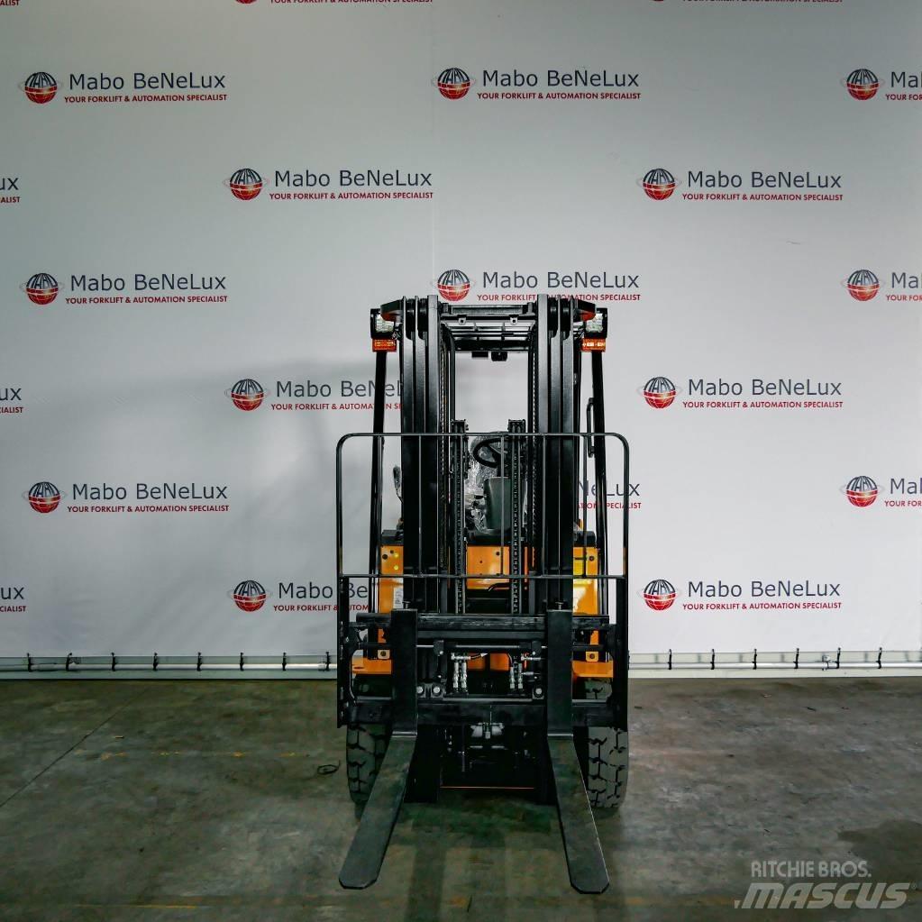 Hyundai 25B-9U Tehnika ar dīzeļa dzinēju