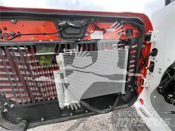 Bobcat T76 Lietoti riteņu kompaktiekrāvēji