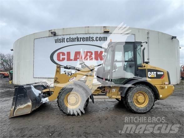 CAT 906M Iekrāvēji uz riteņiem