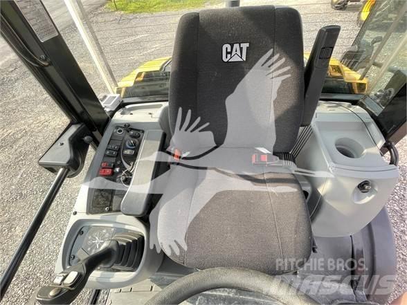 CAT 906M Iekrāvēji uz riteņiem
