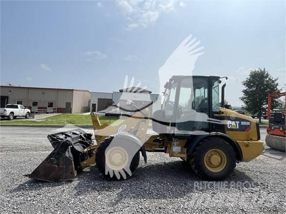 CAT 906M Iekrāvēji uz riteņiem