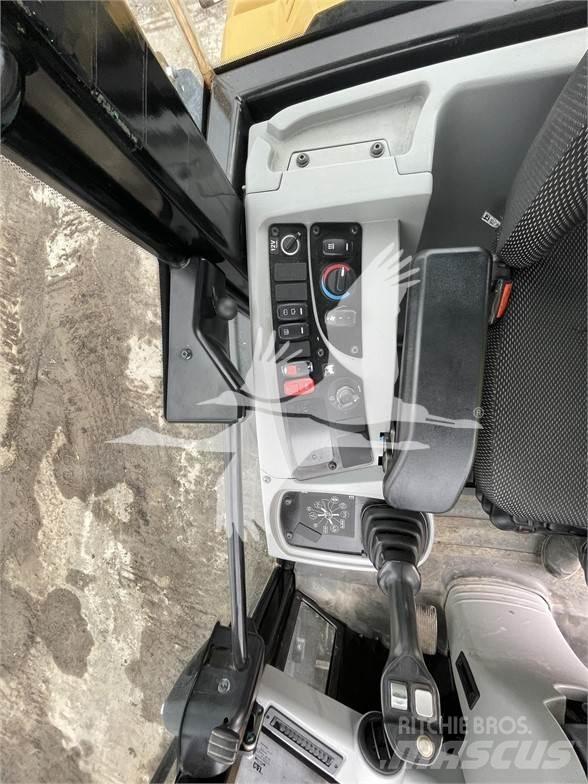 CAT 908M Iekrāvēji uz riteņiem