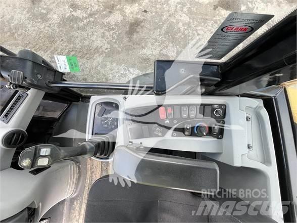 CAT 908M Iekrāvēji uz riteņiem