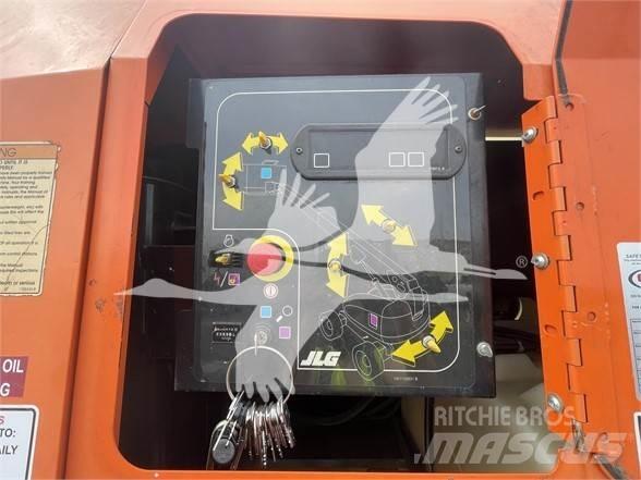 JLG 800S Teleskopiskie pacēlāji