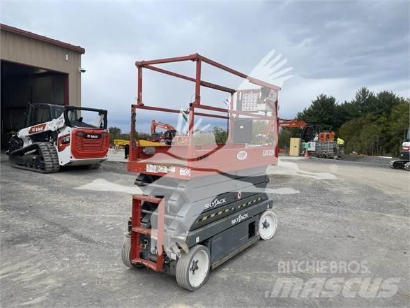 SkyJack SJ3226 Šķerveida pacēlāji