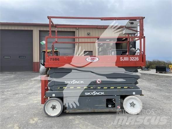 SkyJack SJ3226 Šķerveida pacēlāji