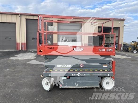 SkyJack SJ3226 Šķerveida pacēlāji