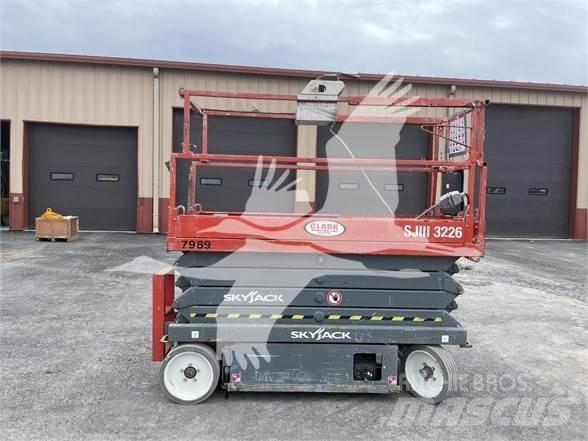 SkyJack SJ3226 Šķerveida pacēlāji