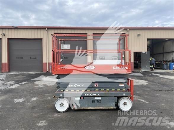 SkyJack SJ3226 Šķerveida pacēlāji