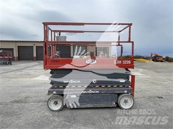 SkyJack SJ3226 Šķerveida pacēlāji