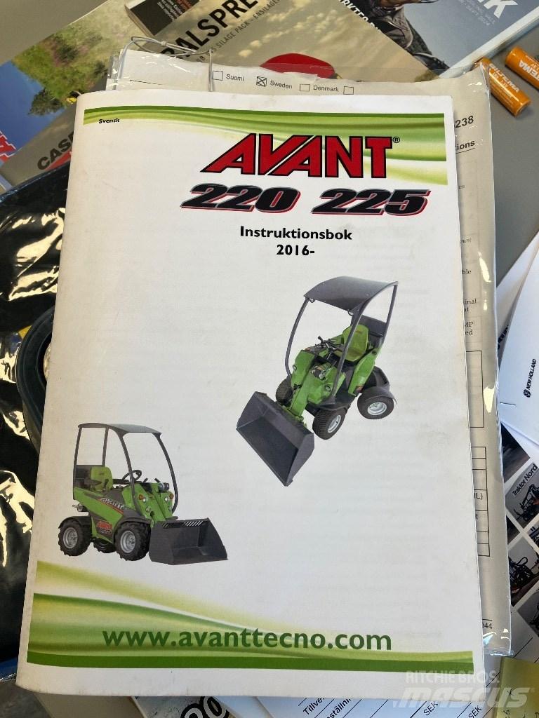 Avant 225 Multifunkcionālie iekrāvēji