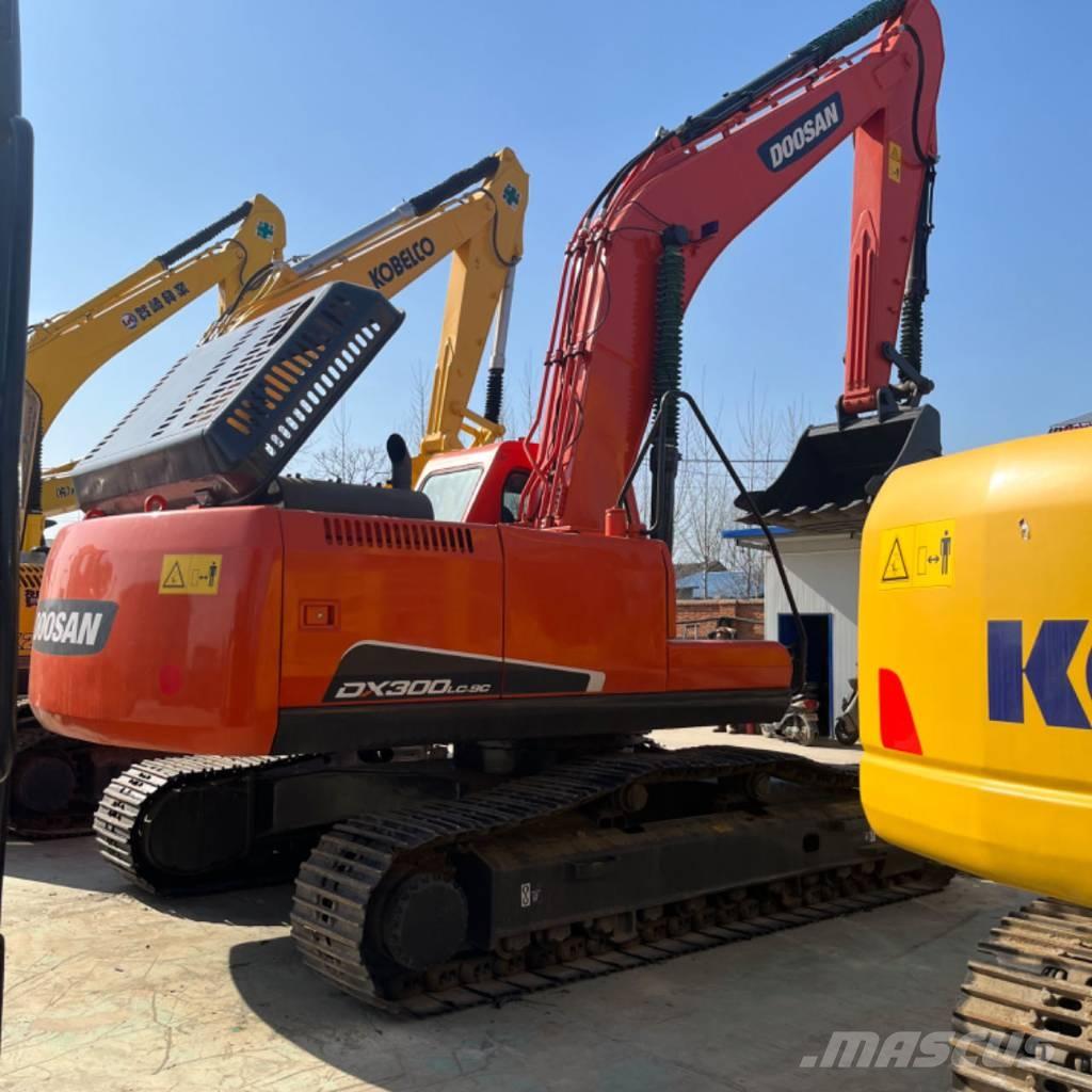 Doosan DX 300 Kāpurķēžu ekskavatori