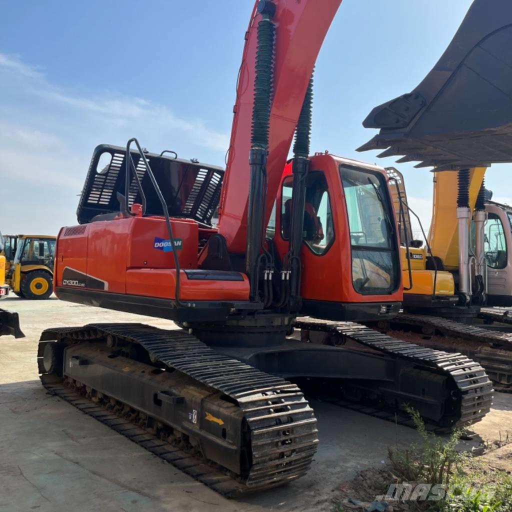 Doosan DX 300 Kāpurķēžu ekskavatori