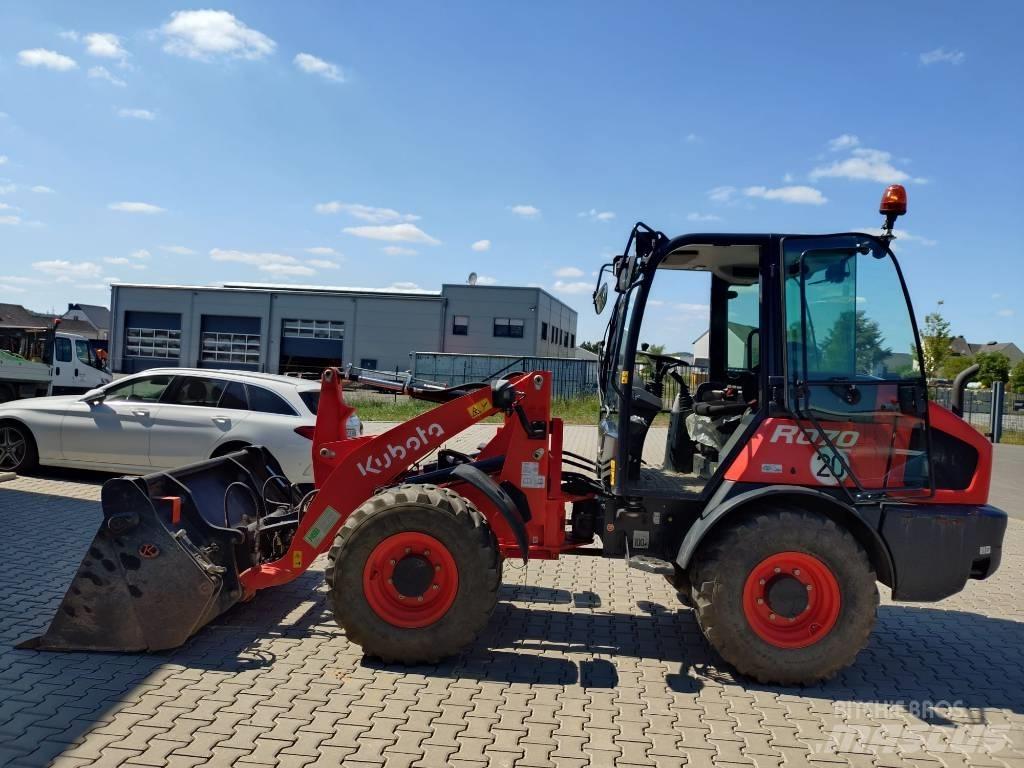 Kubota R 070 Iekrāvēji uz riteņiem