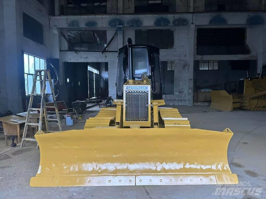 CAT D 4 C Kāpurķēžu buldozeri